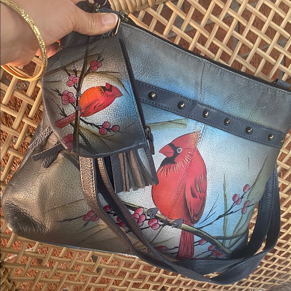 🌹🐤🐦Anuschka Hand Painted Leather Cardinal Red
Bird Shoulder Bag Purse Signed